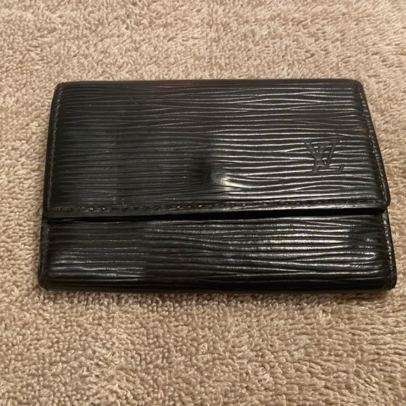 Louis Vuitton Black Epi Leather 6 Key Case - Picture 3 of 16